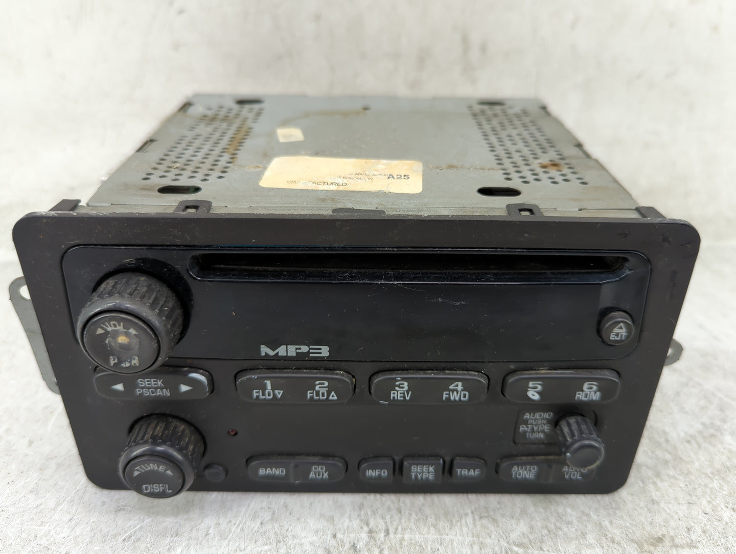 2004-2005 Chevrolet Cavalier Radio AM FM Cd Player Receiver Replacement Fits Fits 2004 2005 OEM Used Auto Parts - Oemusedaut
