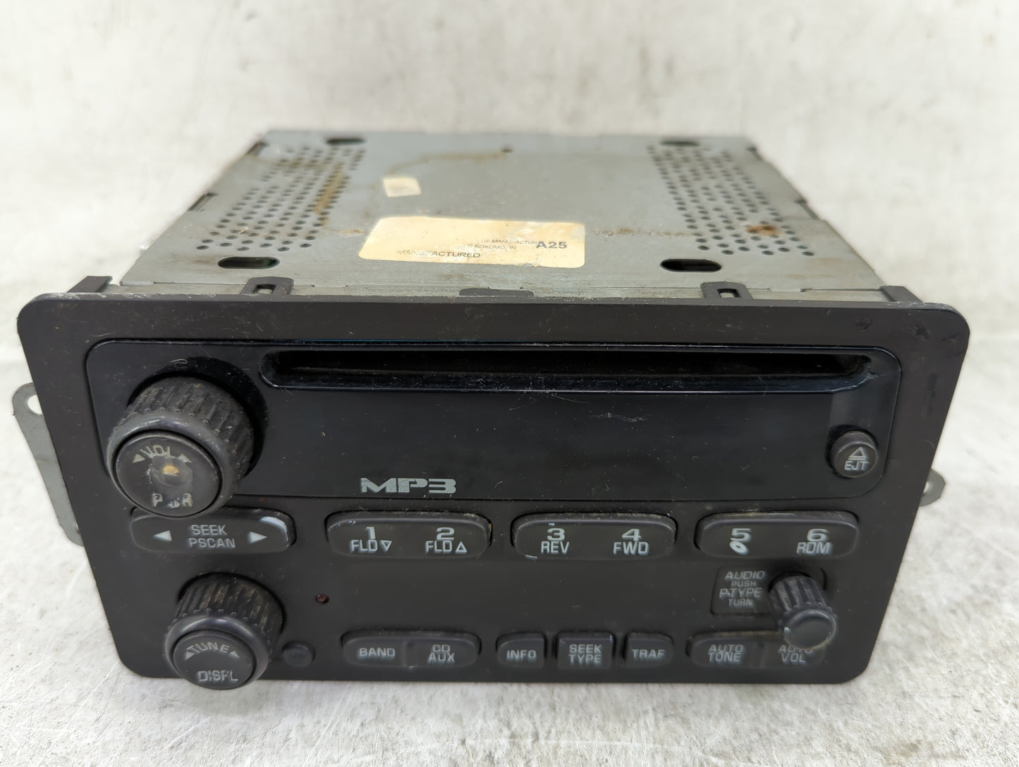 2004-2005 Chevrolet Cavalier Radio AM FM Cd Player Receiver Replacement Fits Fits 2004 2005 OEM Used Auto Parts - Oemusedaut