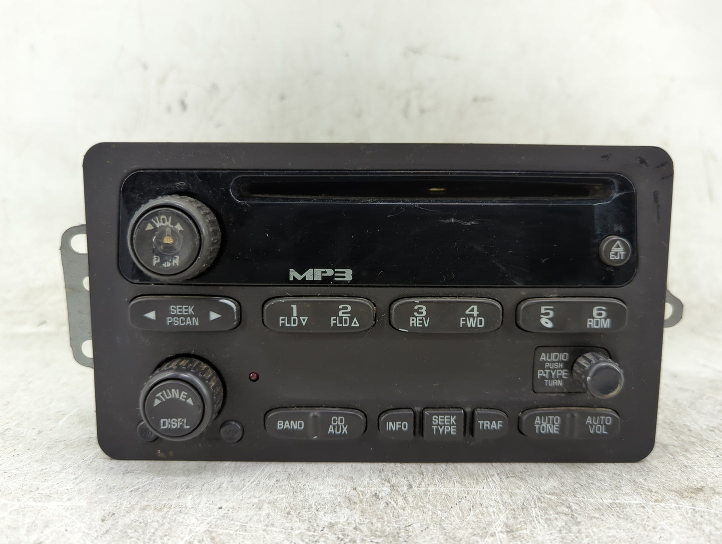 2004-2005 Chevrolet Cavalier Radio AM FM Cd Player Receiver Replacement Fits Fits 2004 2005 OEM Used Auto Parts - Oemusedaut