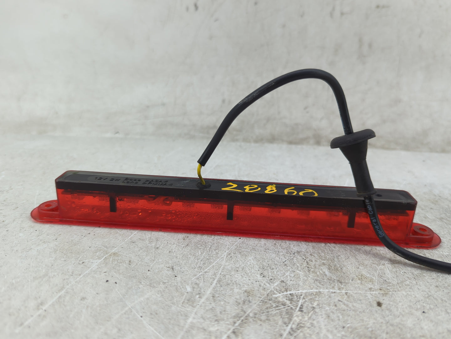 2004 Chevrolet Cavalier Passenger Right Side Deck Lid Mounted Tail Light - Oemusedautoparts1.com