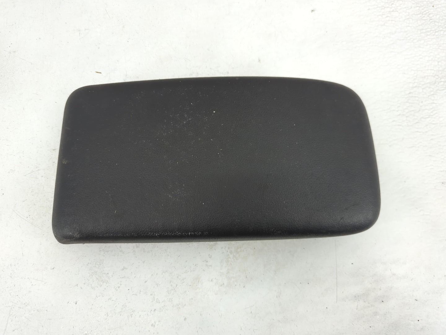 2005-2010 Chevrolet Cobalt Center Console Armrest Cover Lid Fits Fits 2005 2006 2007 2008 2009 2010 OEM Used Auto Parts - Oe