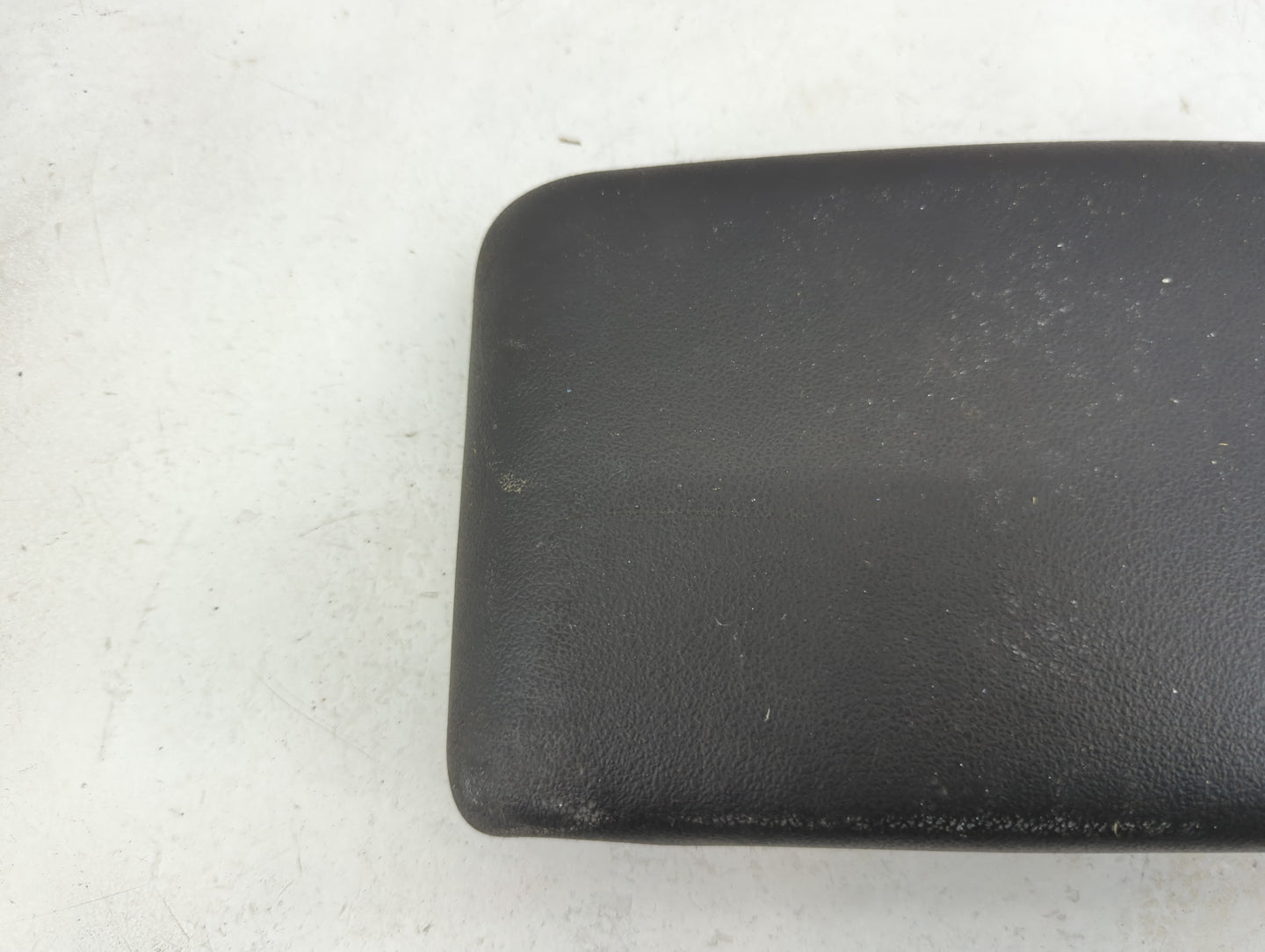 2005-2010 Chevrolet Cobalt Center Console Armrest Cover Lid Fits Fits 2005 2006 2007 2008 2009 2010 OEM Used Auto Parts - Oe