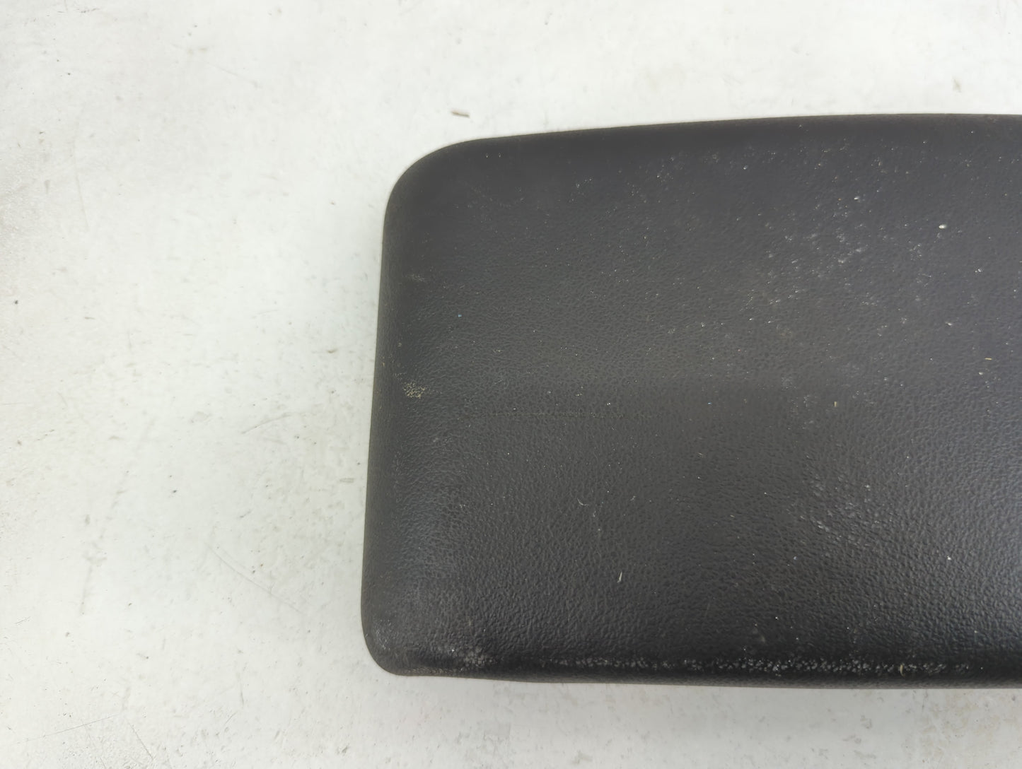 2005-2010 Chevrolet Cobalt Center Console Armrest Cover Lid Fits Fits 2005 2006 2007 2008 2009 2010 OEM Used Auto Parts - Oe