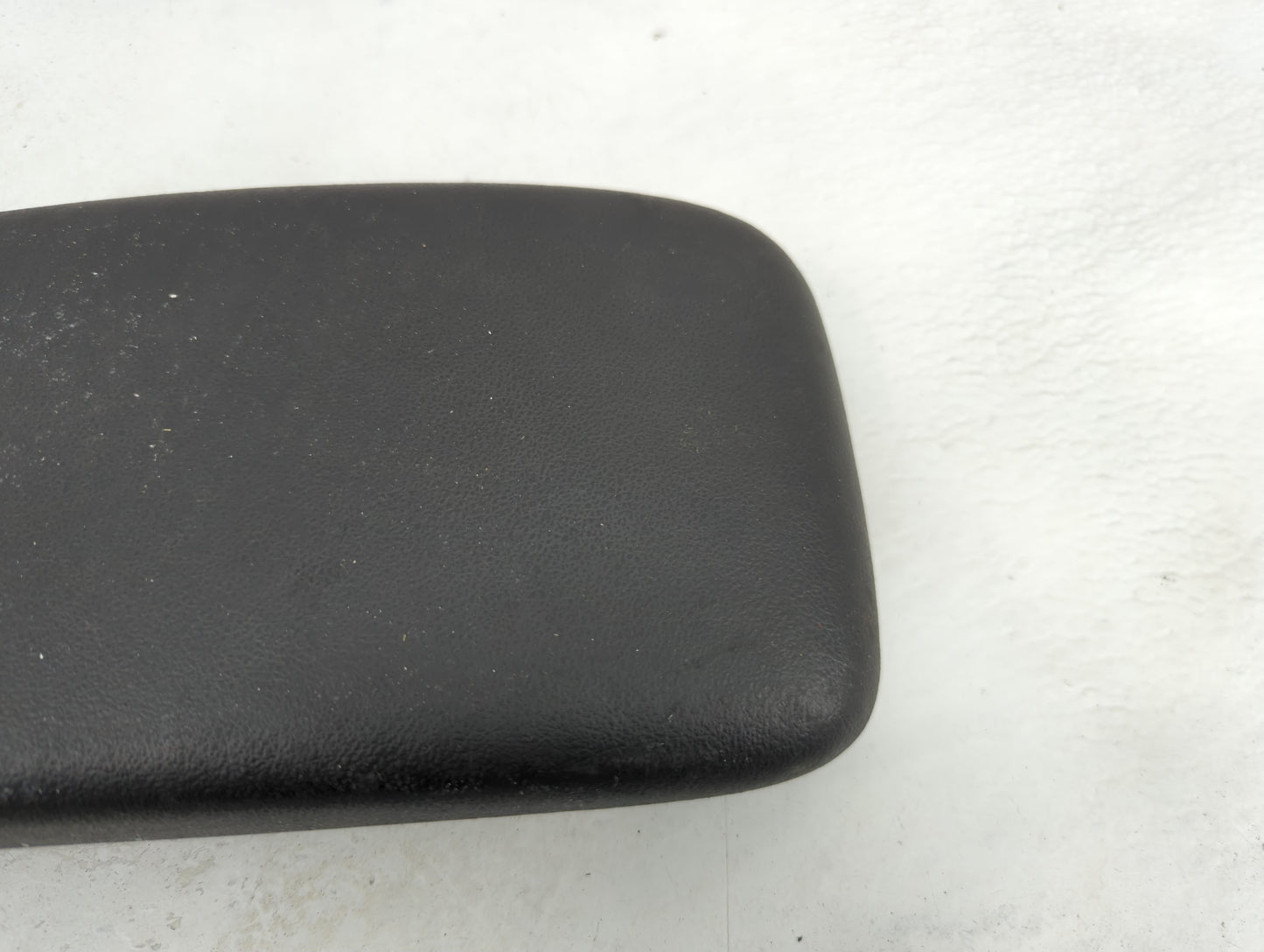 2005-2010 Chevrolet Cobalt Center Console Armrest Cover Lid Fits Fits 2005 2006 2007 2008 2009 2010 OEM Used Auto Parts - Oe