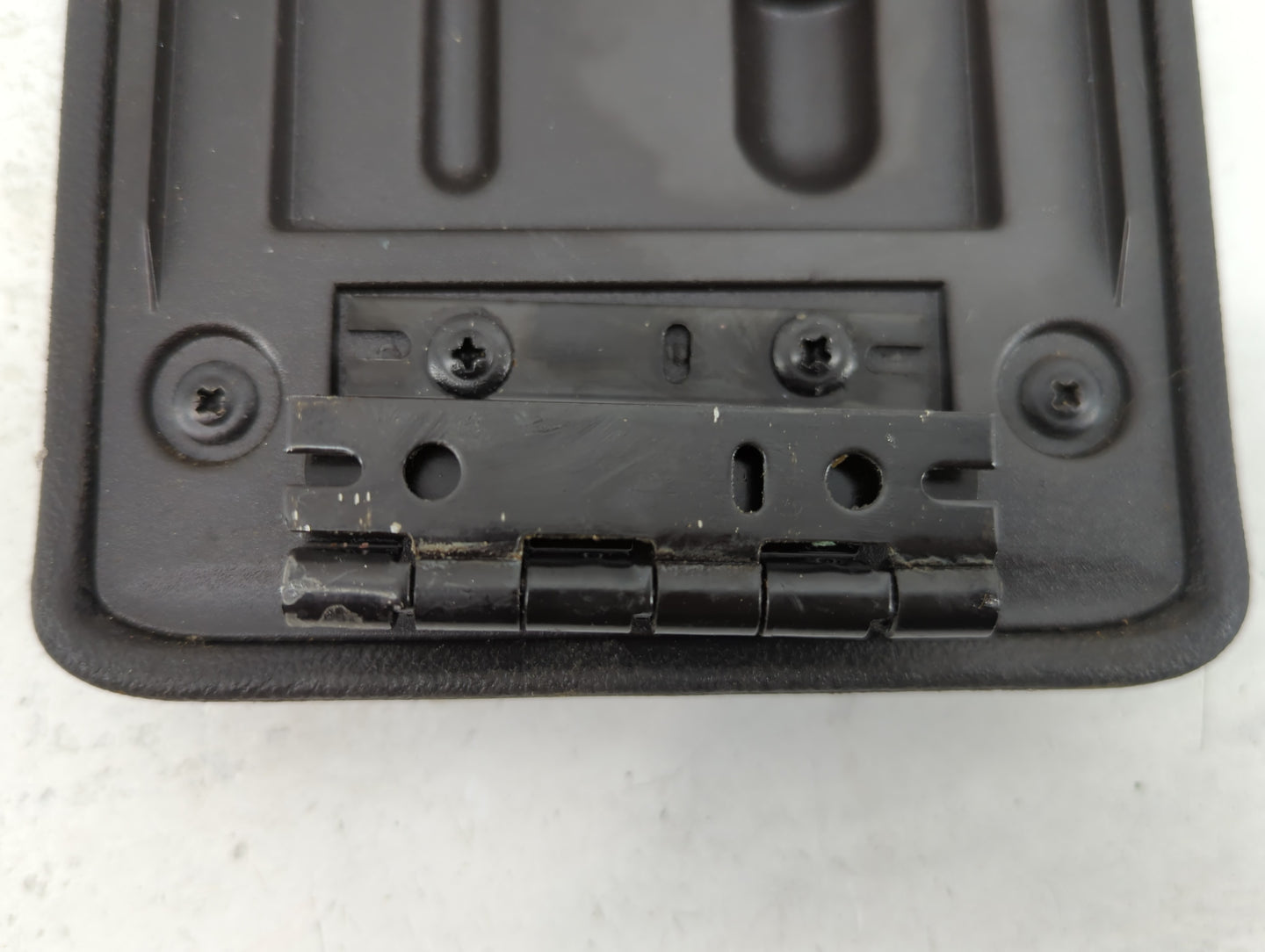 2005-2010 Chevrolet Cobalt Center Console Armrest Cover Lid Fits Fits 2005 2006 2007 2008 2009 2010 OEM Used Auto Parts - Oe