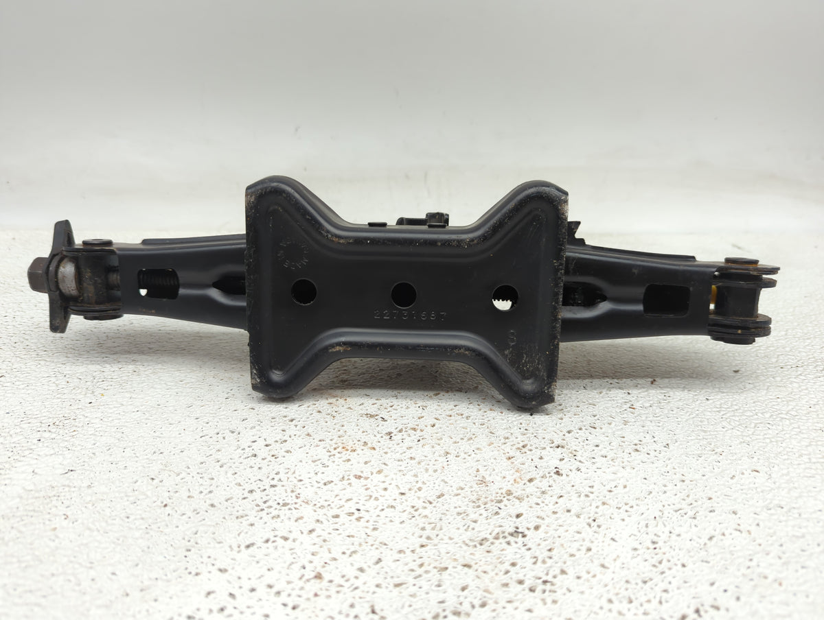 2007 Chevrolet Cobalt Spare Scissor Car Jack 883652 - Oemusedautoparts1.com