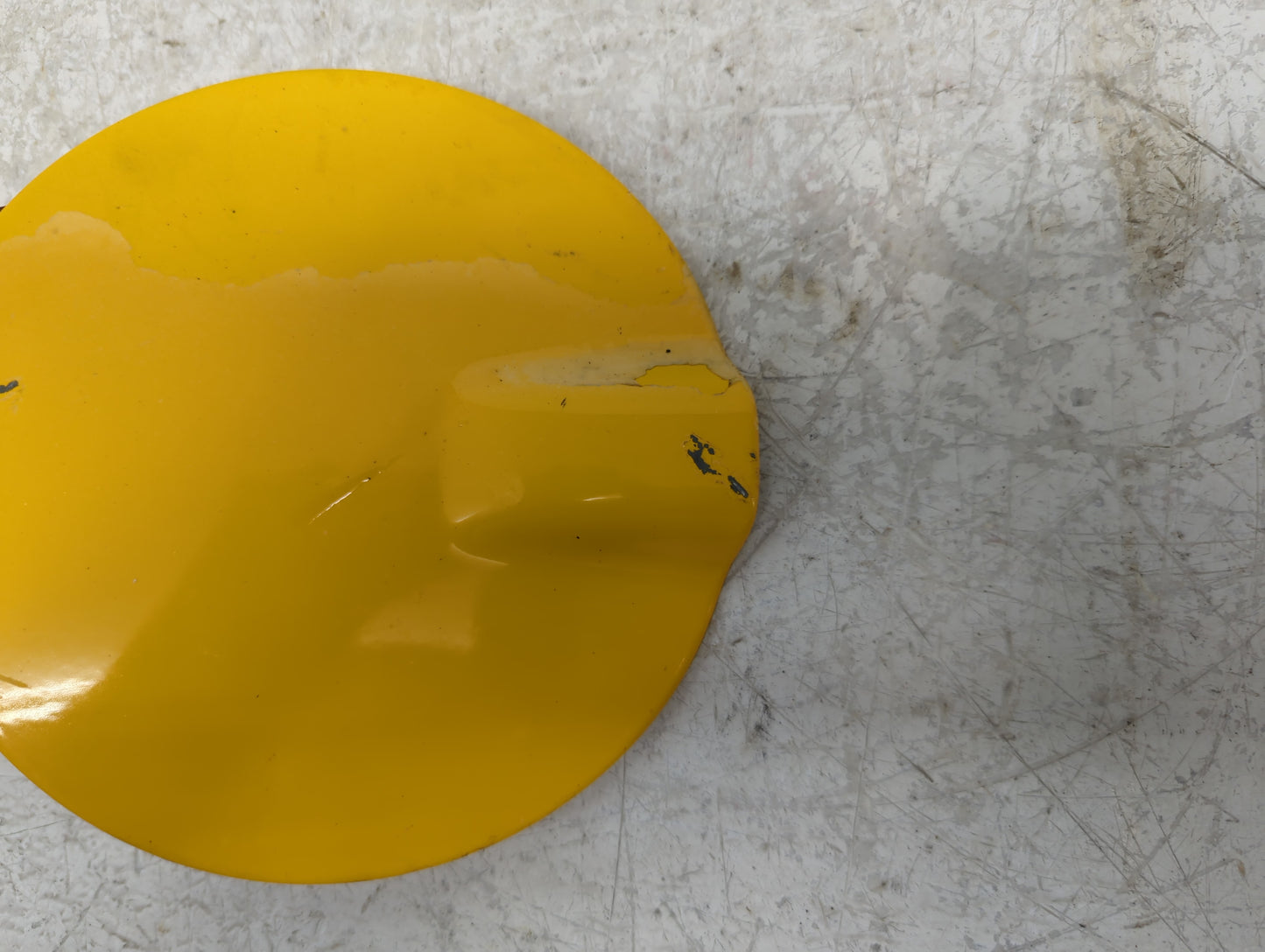 Chevrolet Colorado Fuel Tank Door Lid Gas Tank - Oemusedautoparts1.com