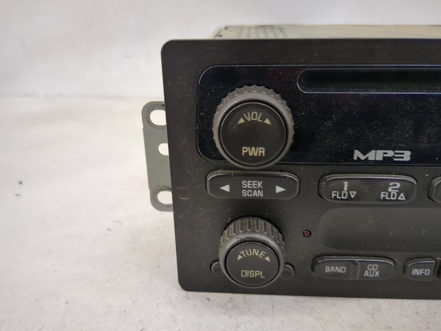 2004-2012 Chevrolet Colorado Radio AM FM Cd Player Receiver Replacement Fits OEM Used Auto Parts - Oemusedautoparts1.com