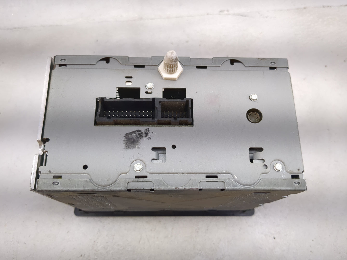 2004-2012 Chevrolet Colorado Radio AM FM Cd Player Receiver Replacement Fits OEM Used Auto Parts - Oemusedautoparts1.com