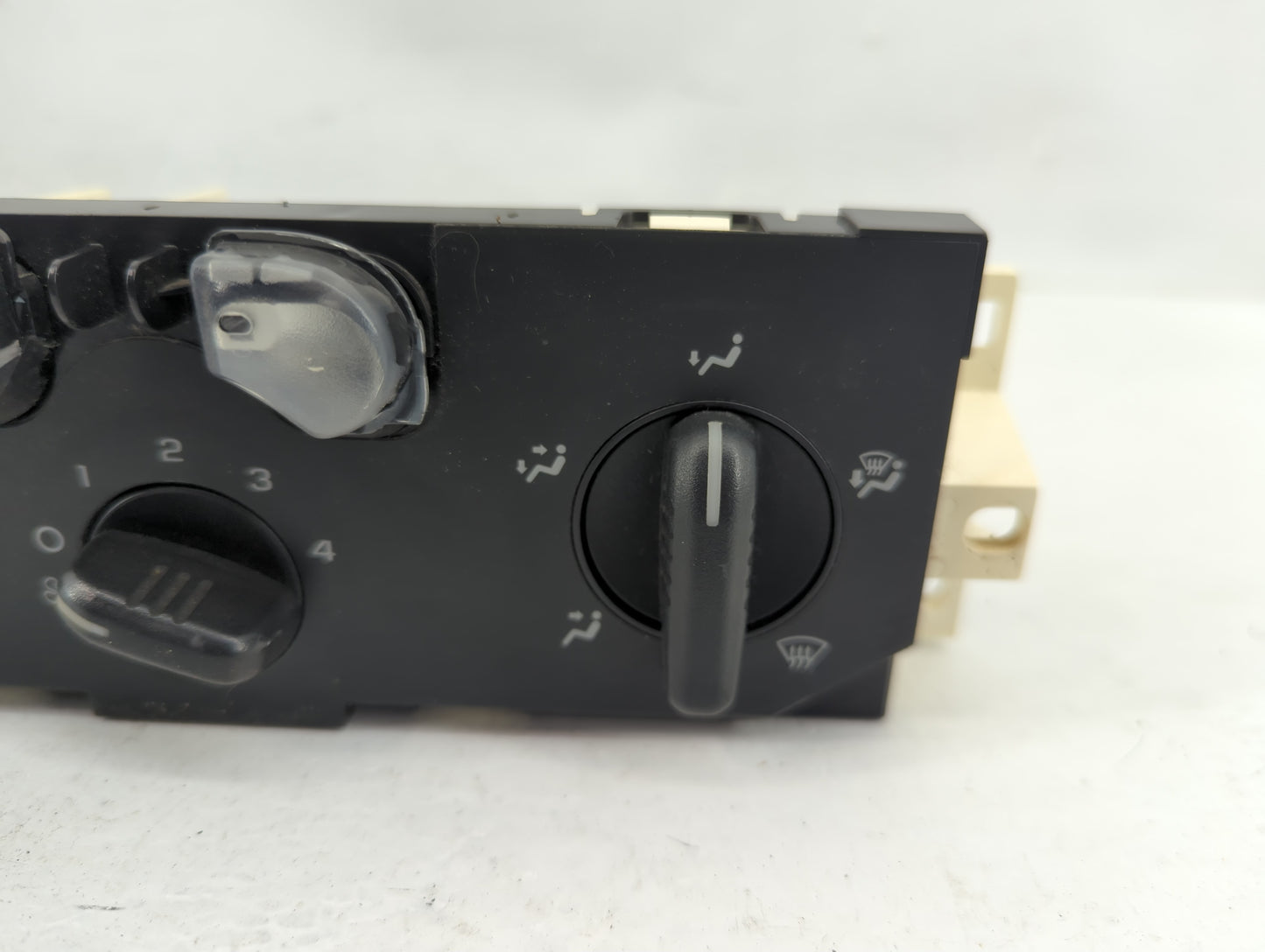 2004-2012 Chevrolet Colorado Climate Control Module Temperature AC/Heater Replacement Fits OEM Used Auto Parts - Oemusedauto