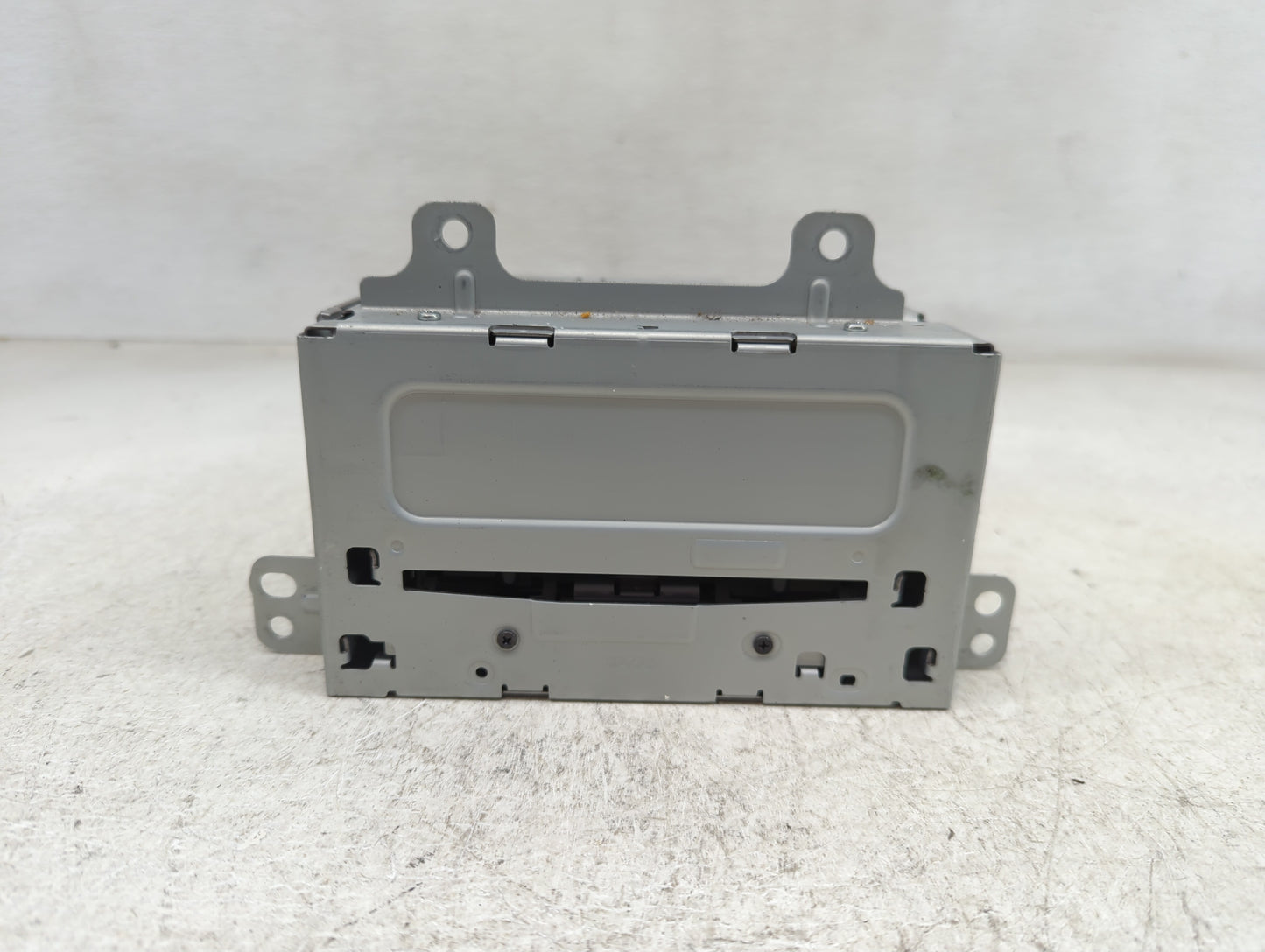2013-2016 Chevrolet Cruze Radio AM FM Cd Player Receiver Replacement Fits Fits 2013 2014 2015 2016 OEM Used Auto Parts - Oem