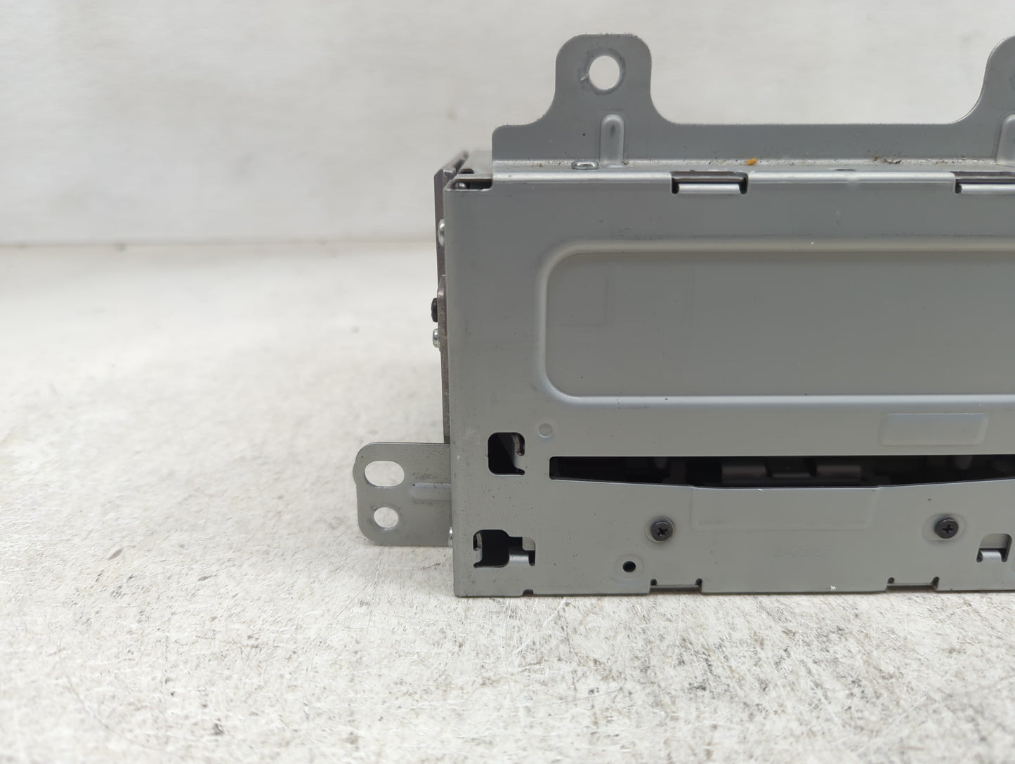 2013-2016 Chevrolet Cruze Radio AM FM Cd Player Receiver Replacement Fits Fits 2013 2014 2015 2016 OEM Used Auto Parts - Oem