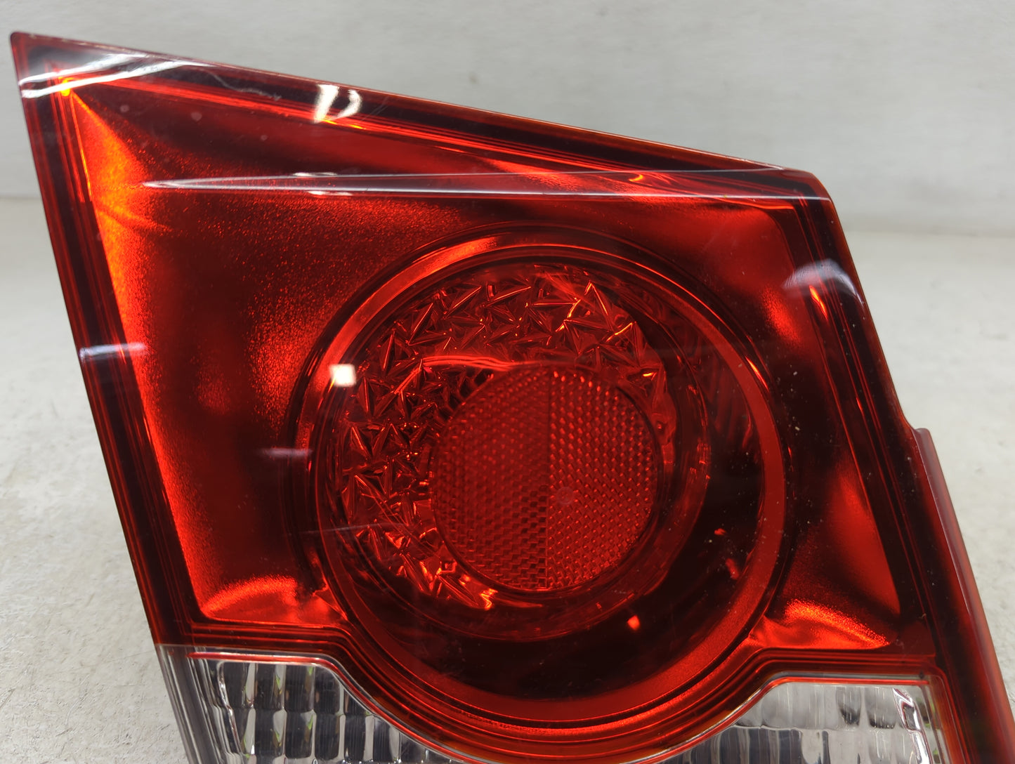 2011 Chevrolet Cruze Passenger Right Side Deck Lid Mounted Tail Light - Oemusedautoparts1.com