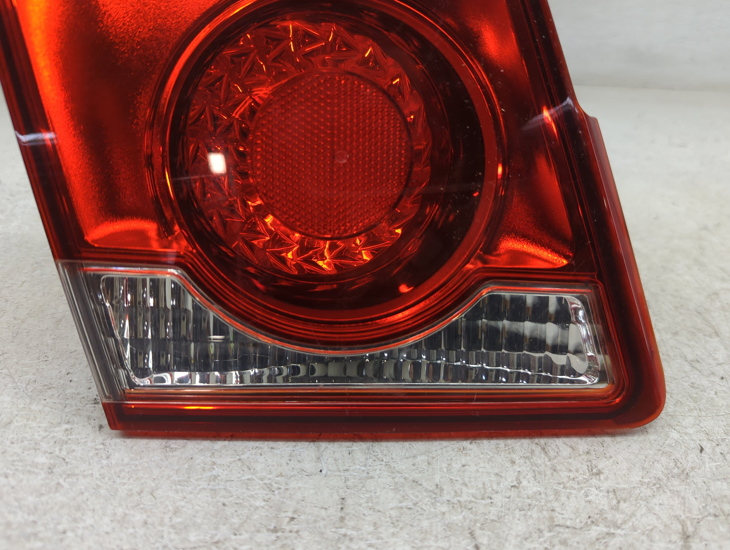 2011 Chevrolet Cruze Passenger Right Side Deck Lid Mounted Tail Light - Oemusedautoparts1.com