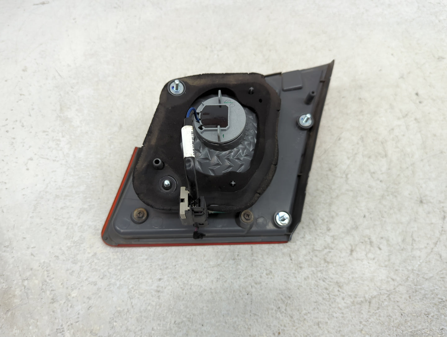 2011 Chevrolet Cruze Passenger Right Side Deck Lid Mounted Tail Light - Oemusedautoparts1.com