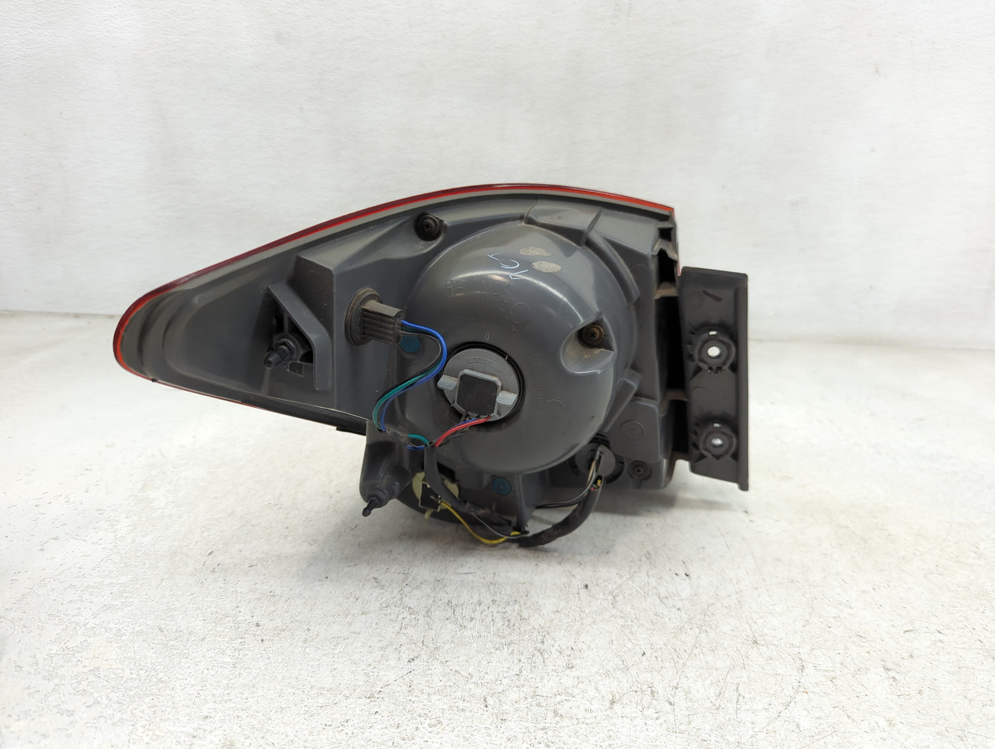 2011-2016 Chevrolet Cruze Tail Light Assembly Passenger Right OEM Fits Fits 2011 2012 2013 2014 2015 2016 OEM Used Auto Part