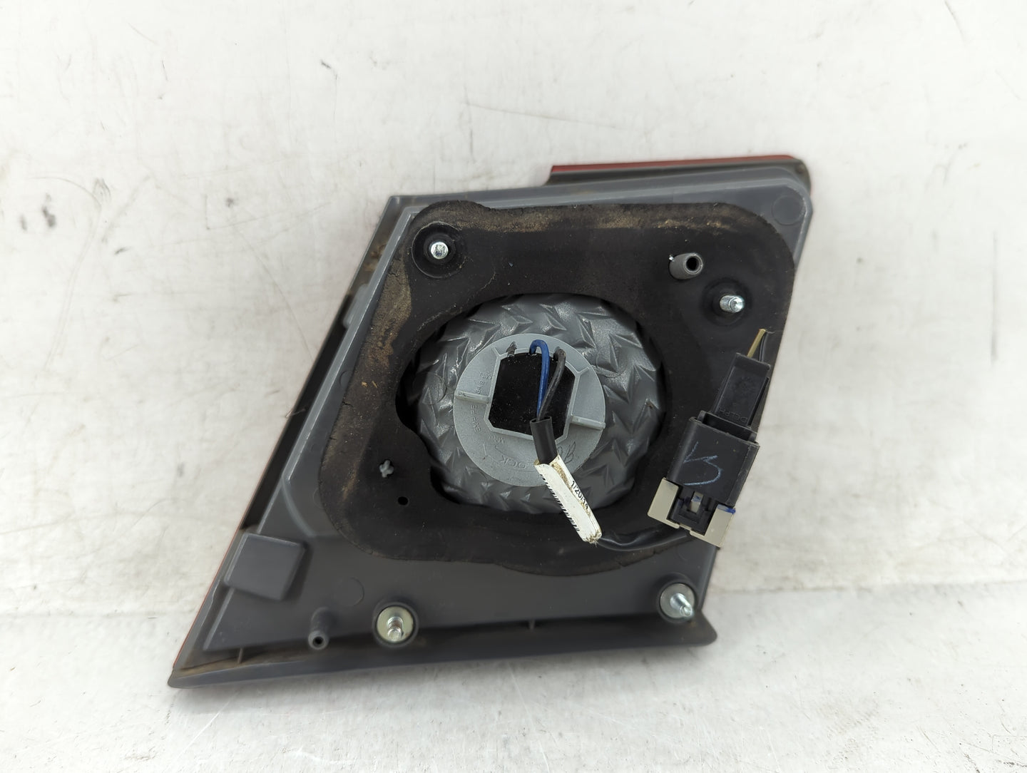 2011-2016 Chevrolet Cruze Driver Left Side Deck Lid Mounted Tail Light - Oemusedautoparts1.com