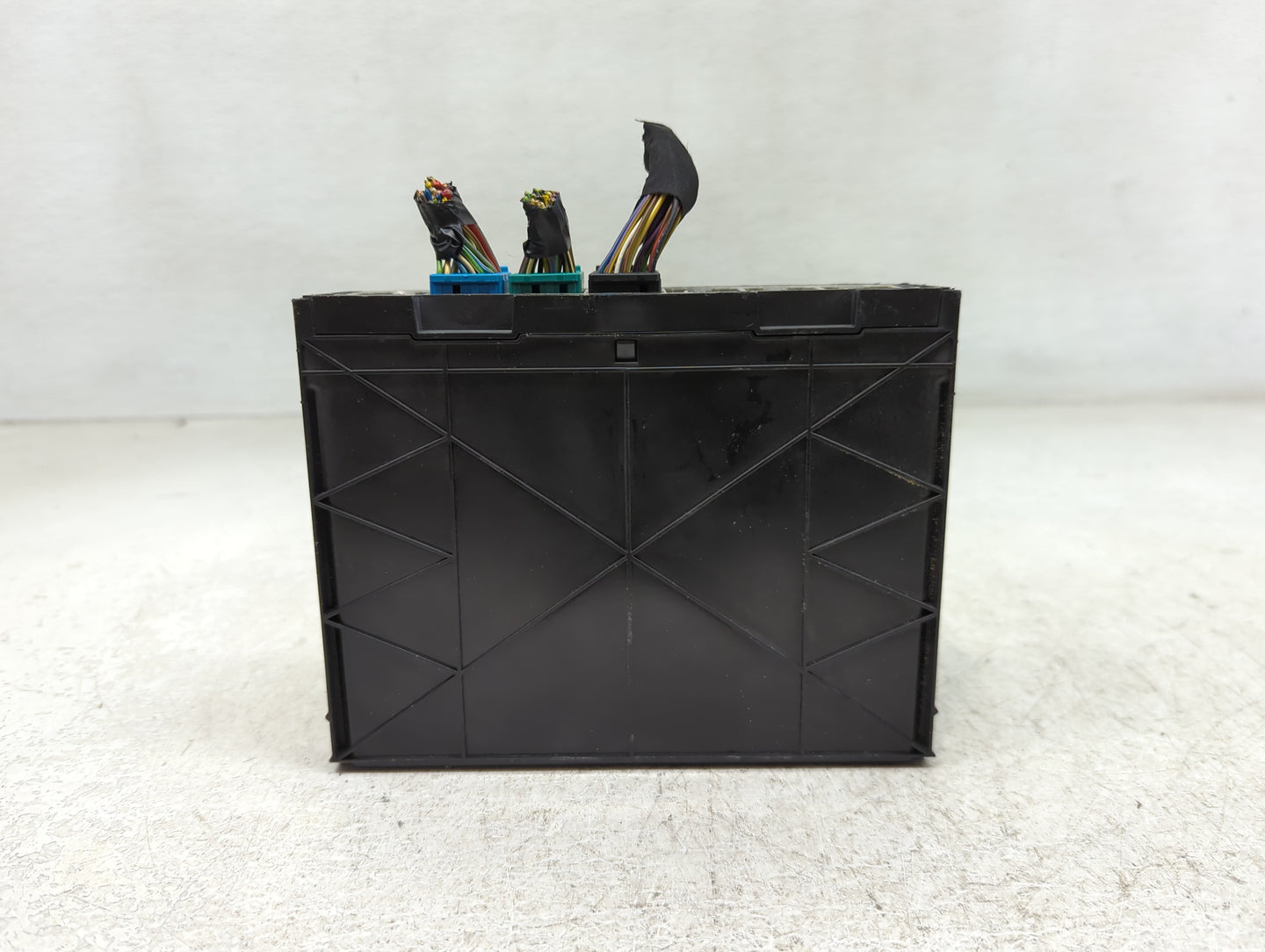 2013-2016 Chevrolet Cruze Body Control Module Bcm Inner Cabin Fuse Box - Oemusedautoparts1.com