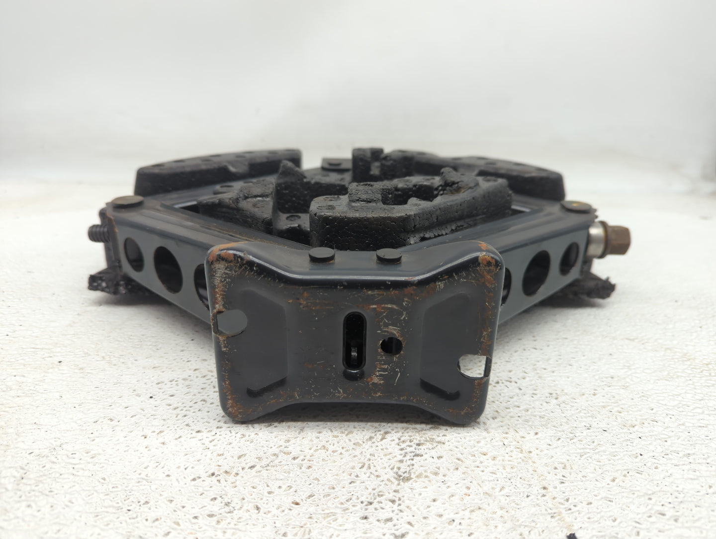2018 Chevrolet Cruze Spare Scissor Car Jack - Oemusedautoparts1.com