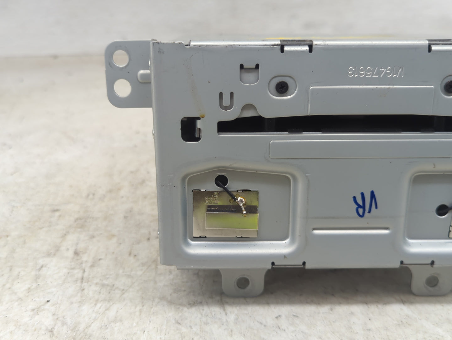 2013 Chevrolet Cruze Radio AM FM Cd Player Receiver Replacement Fits OEM Used Auto Parts - Oemusedautoparts1.com