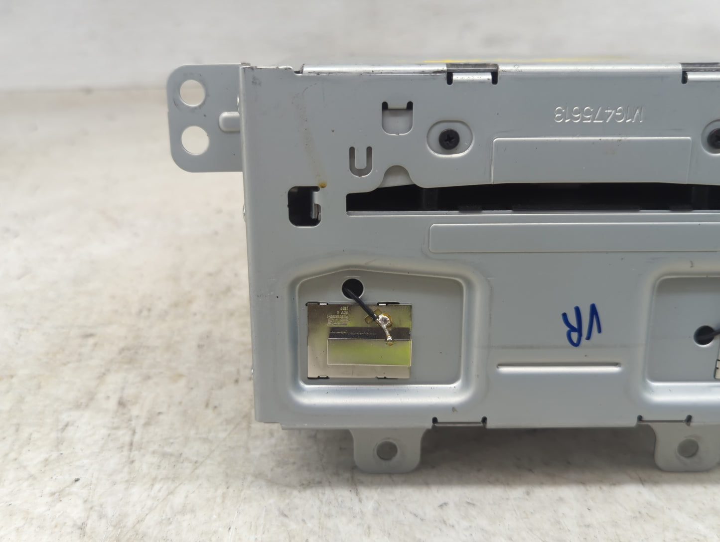 2013 Chevrolet Cruze Radio AM FM Cd Player Receiver Replacement Fits OEM Used Auto Parts - Oemusedautoparts1.com