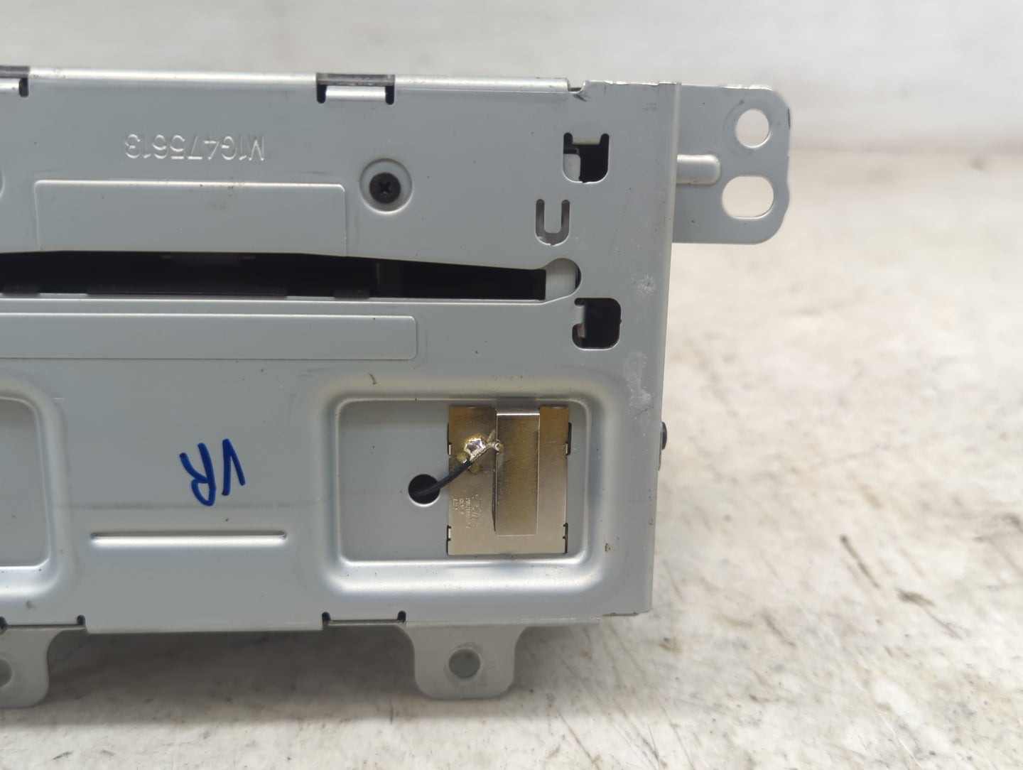 2013 Chevrolet Cruze Radio AM FM Cd Player Receiver Replacement Fits OEM Used Auto Parts - Oemusedautoparts1.com