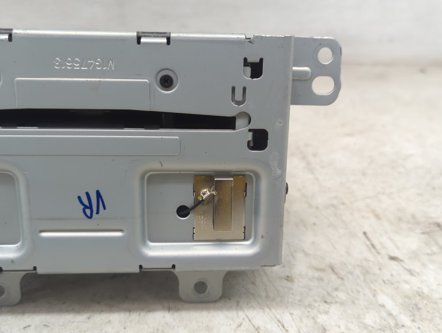 2013 Chevrolet Cruze Radio AM FM Cd Player Receiver Replacement Fits OEM Used Auto Parts - Oemusedautoparts1.com