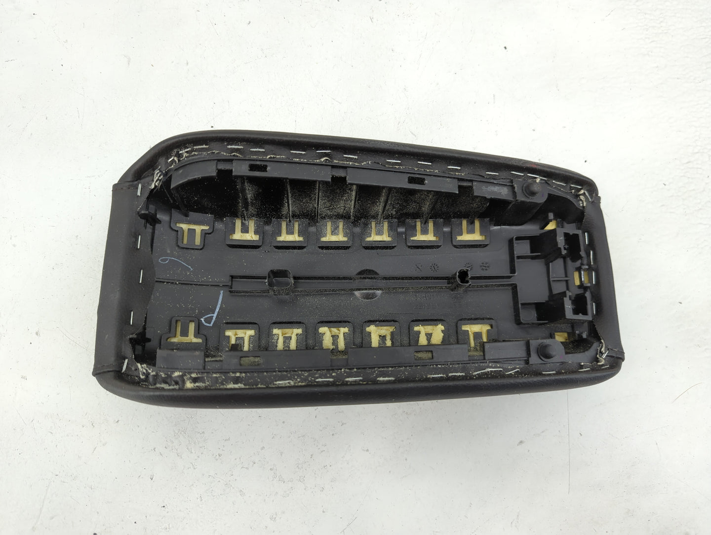 2016 Chevrolet Cruze Center Console Armrest Cover Lid Fits OEM Used Auto Parts - Oemusedautoparts1.com