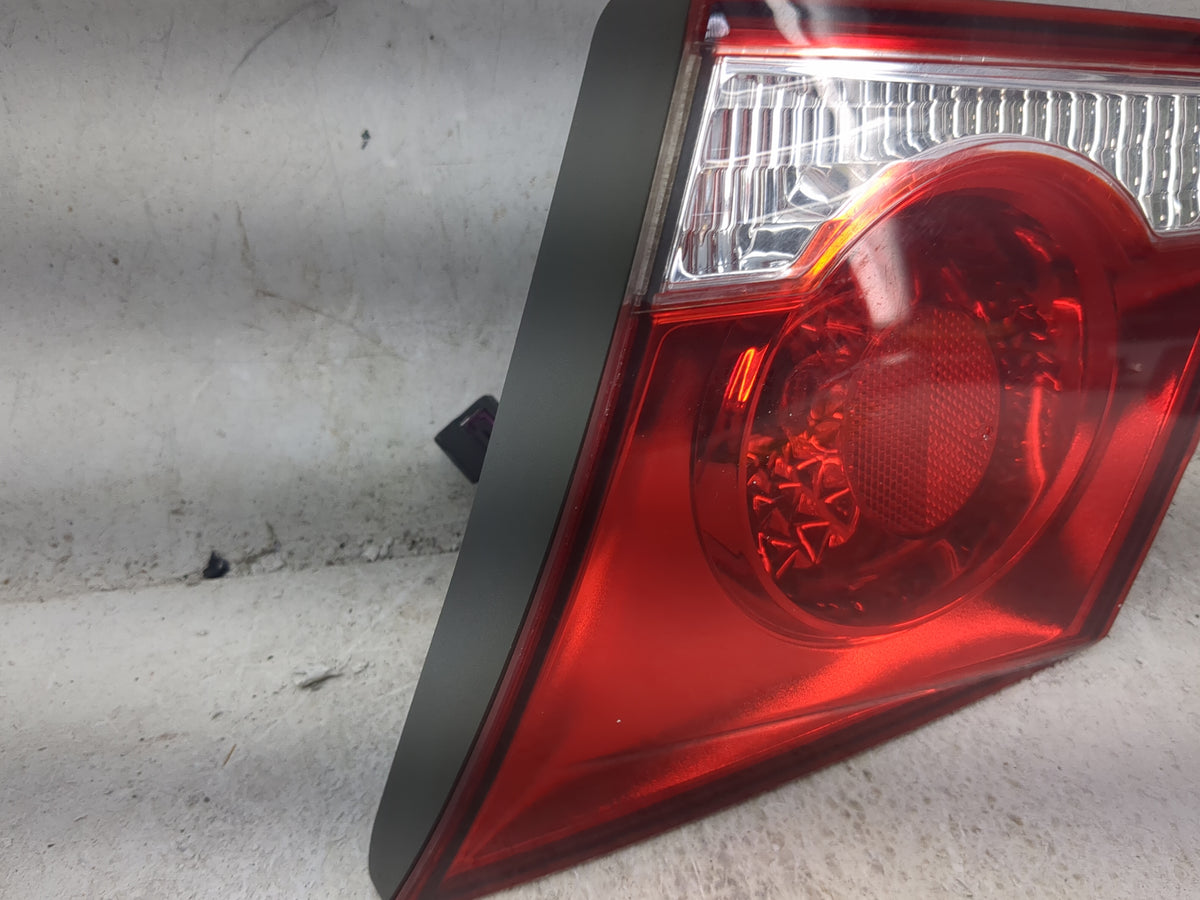 2011 Chevrolet Cruze Passenger Right Side Deck Lid Mounted Tail Light 1204388 - Oemusedautoparts1.com