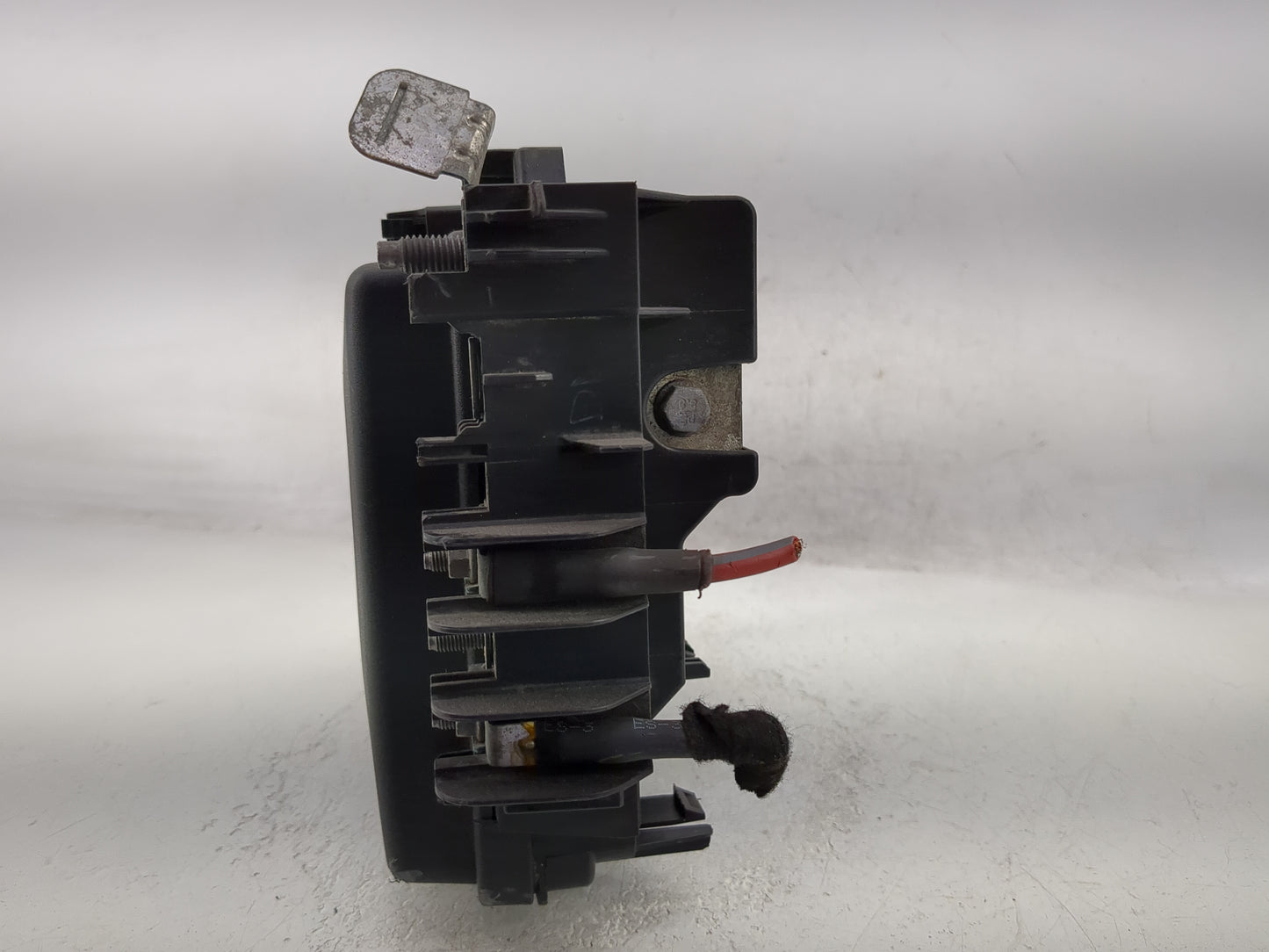 2017 Chevrolet Cruze Fusebox Fuse Box Panel Relay Module Fits OEM Used Auto Parts - Oemusedautoparts1.com