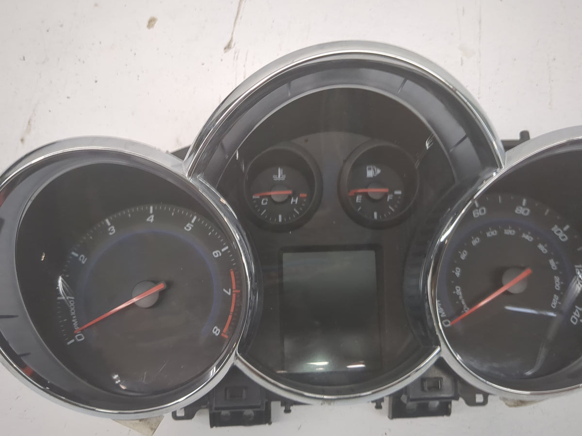 2013-2014 Chevrolet Cruze Instrument Cluster Speedometer Gauges Miles:160K Fits Fits 2013 2014 OEM Used Auto Parts - Oemused