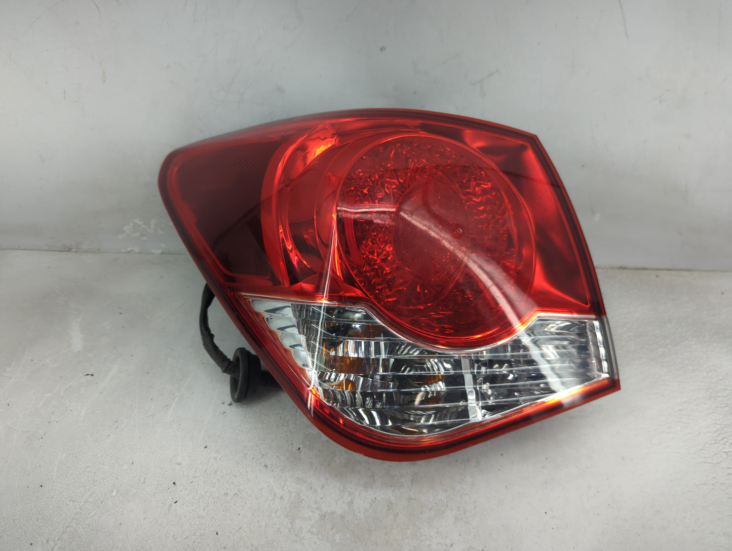 2011-2016 Chevrolet Cruze Tail Light Assembly Driver Left OEM Fits Fits 2011 2012 2013 2014 2015 2016 OEM Used Auto Parts - 