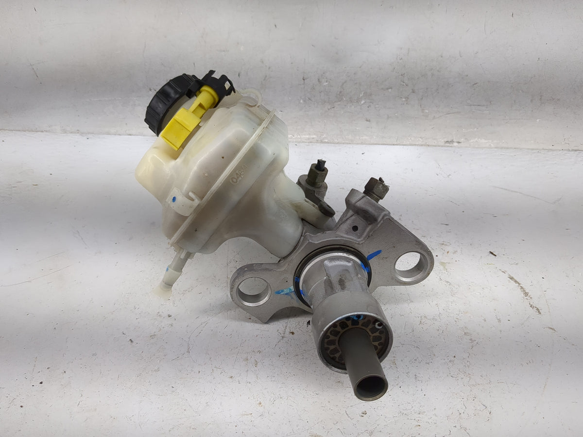 2011-2016 Chevrolet Cruze Brake Master Cylinder 5030415 - Oemusedautoparts1.com