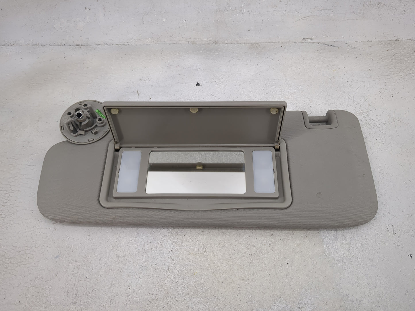 2011-2016 Chevrolet Cruze Sun Visor Shade Replacement Passenger Right Mirror Fits Fits 2011 2012 2013 2014 2015 2016 OEM Use