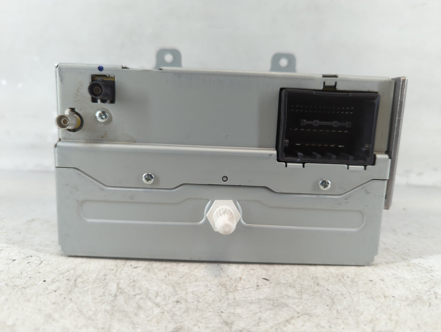 2012-2012 Chevrolet Cruze Am Fm Cd Player Radio Receiver - Oemusedautoparts1.com