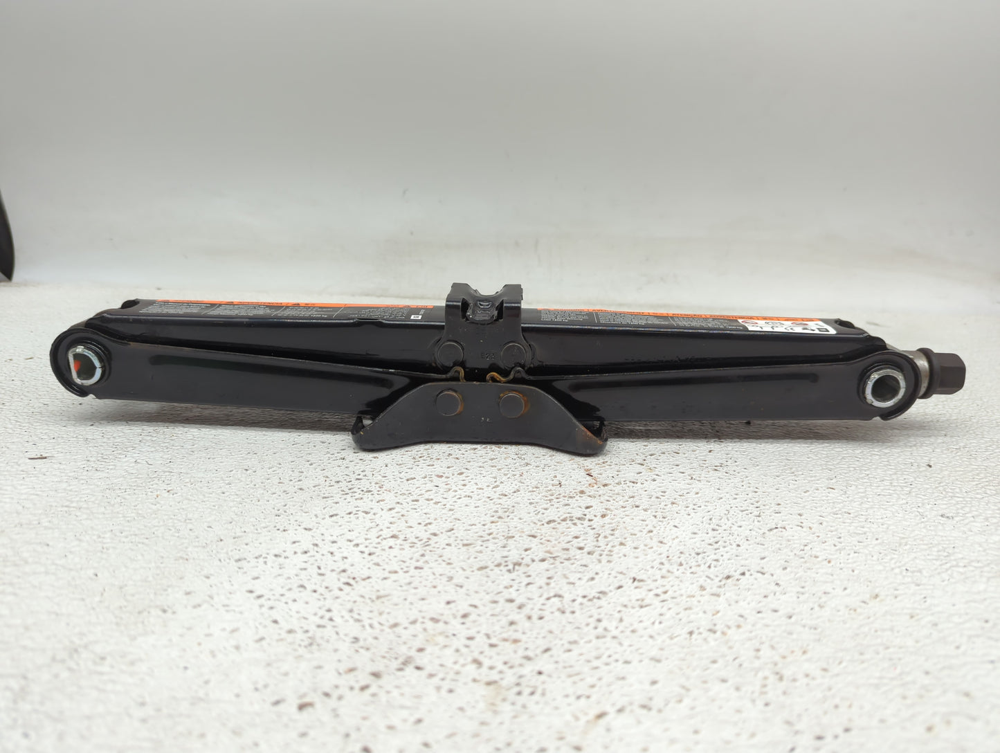2014 Chevrolet Cruze Spare Scissor Car Jack - Oemusedautoparts1.com