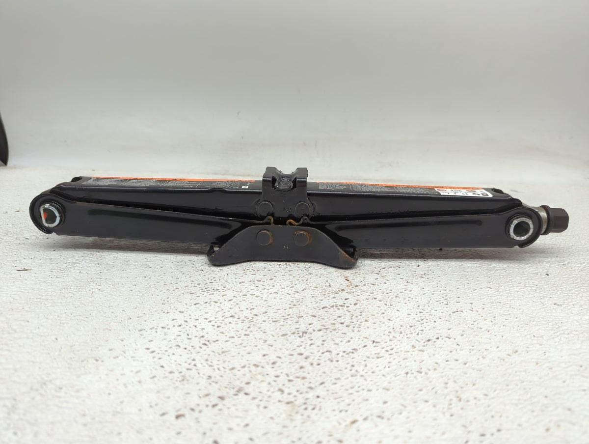 2014 Chevrolet Cruze Spare Scissor Car Jack 856095 - Oemusedautoparts1.com