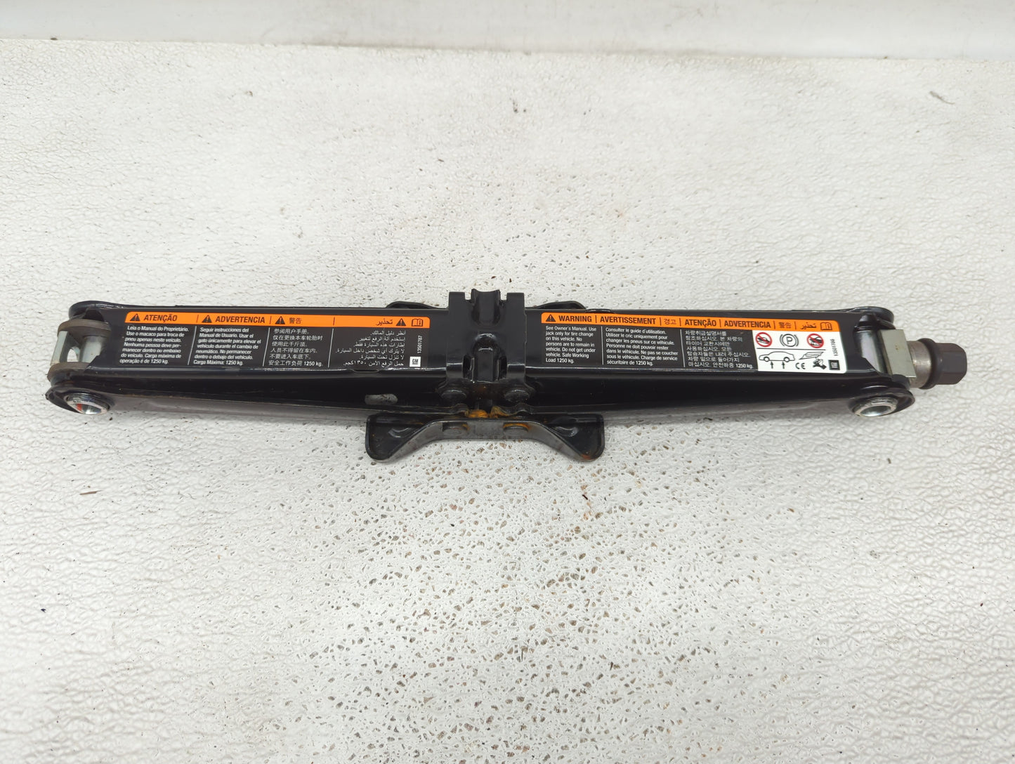 2014 Chevrolet Cruze Spare Scissor Car Jack 856095 - Oemusedautoparts1.com
