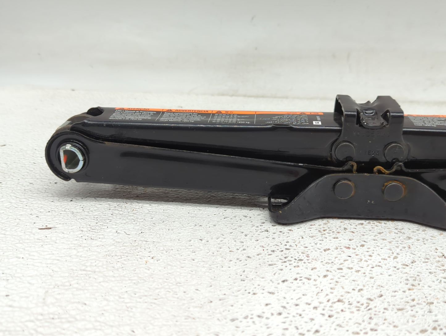 2014 Chevrolet Cruze Spare Scissor Car Jack 856095 - Oemusedautoparts1.com