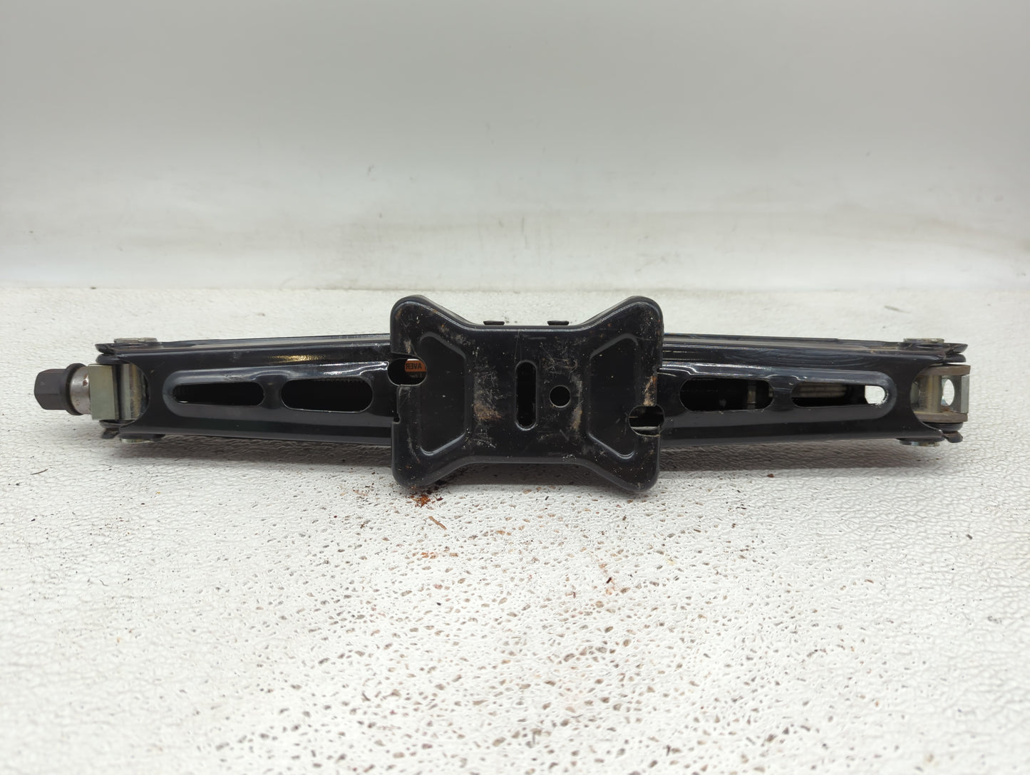 2014 Chevrolet Cruze Spare Scissor Car Jack 856095 - Oemusedautoparts1.com