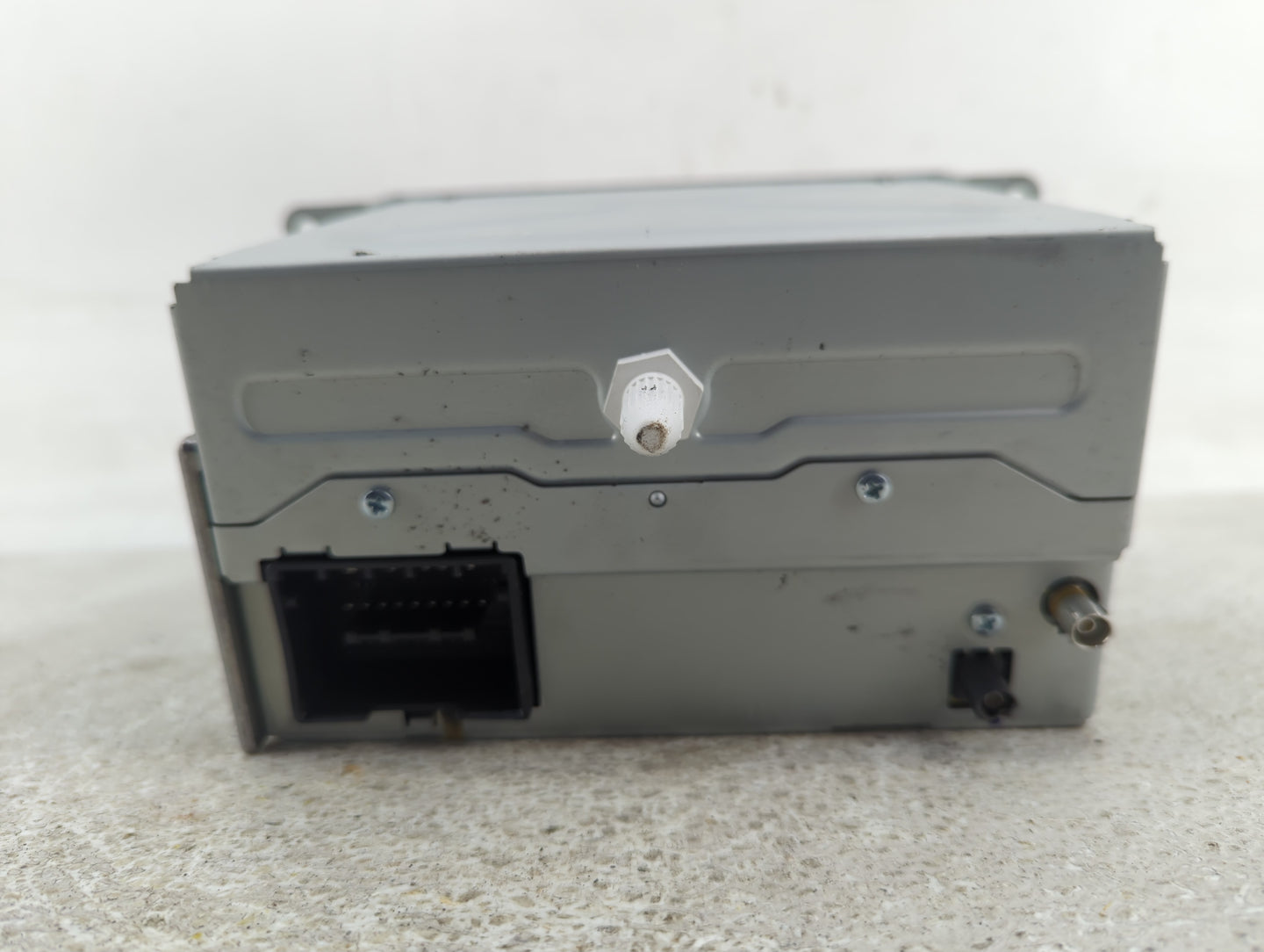 2013-2016 Chevrolet Cruze Radio AM FM Cd Player Receiver Replacement Fits Fits 2013 2014 2015 2016 OEM Used Auto Parts - Oem