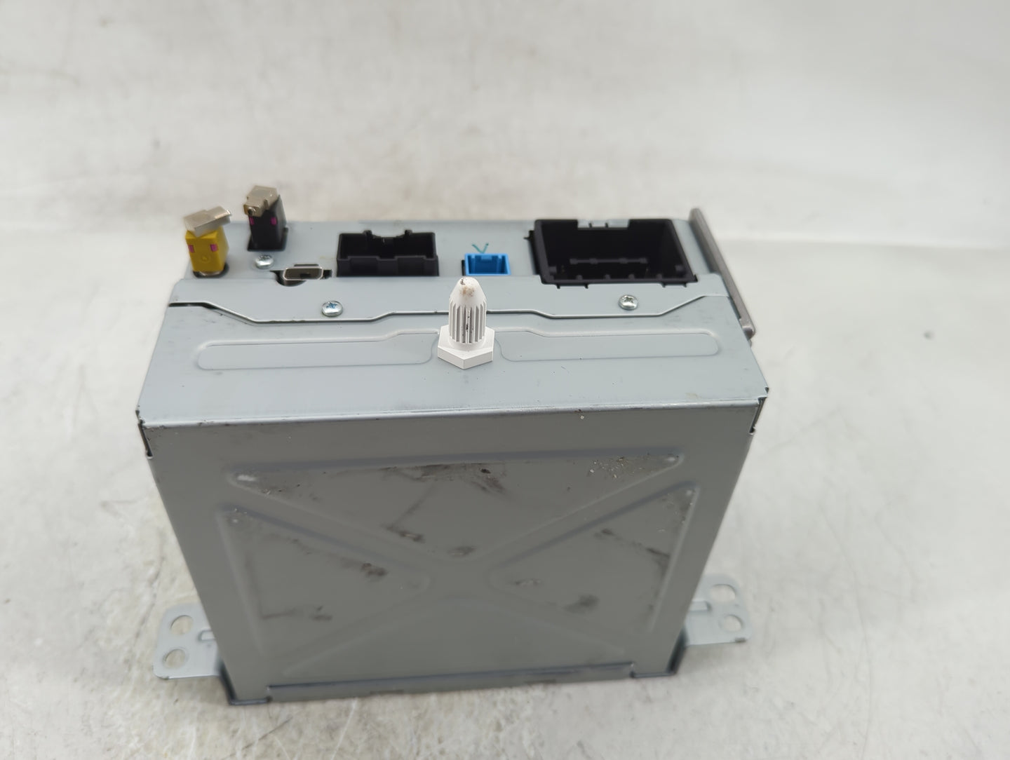 2015-2016 Chevrolet Cruze Radio AM FM Cd Player Receiver Replacement Fits Fits 2014 2015 2016 2017 OEM Used Auto Parts - Oem