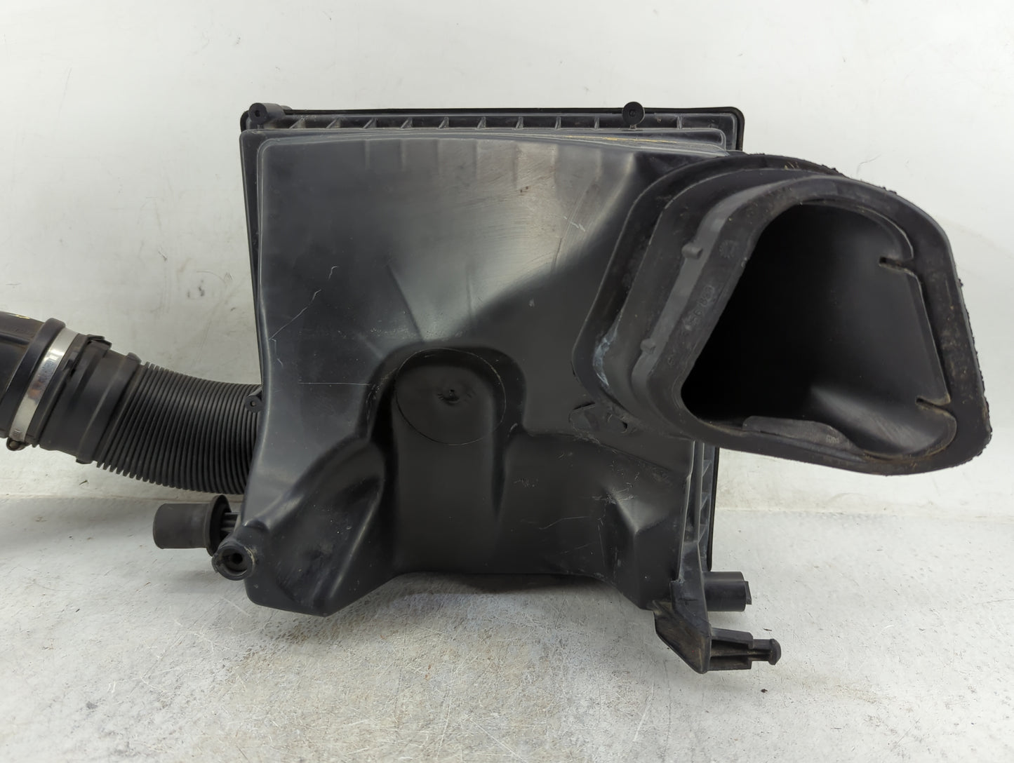 2012 Chevrolet Cruze Air Cleaner Intake Duct Hose Tube 921427 - Oemusedautoparts1.com
