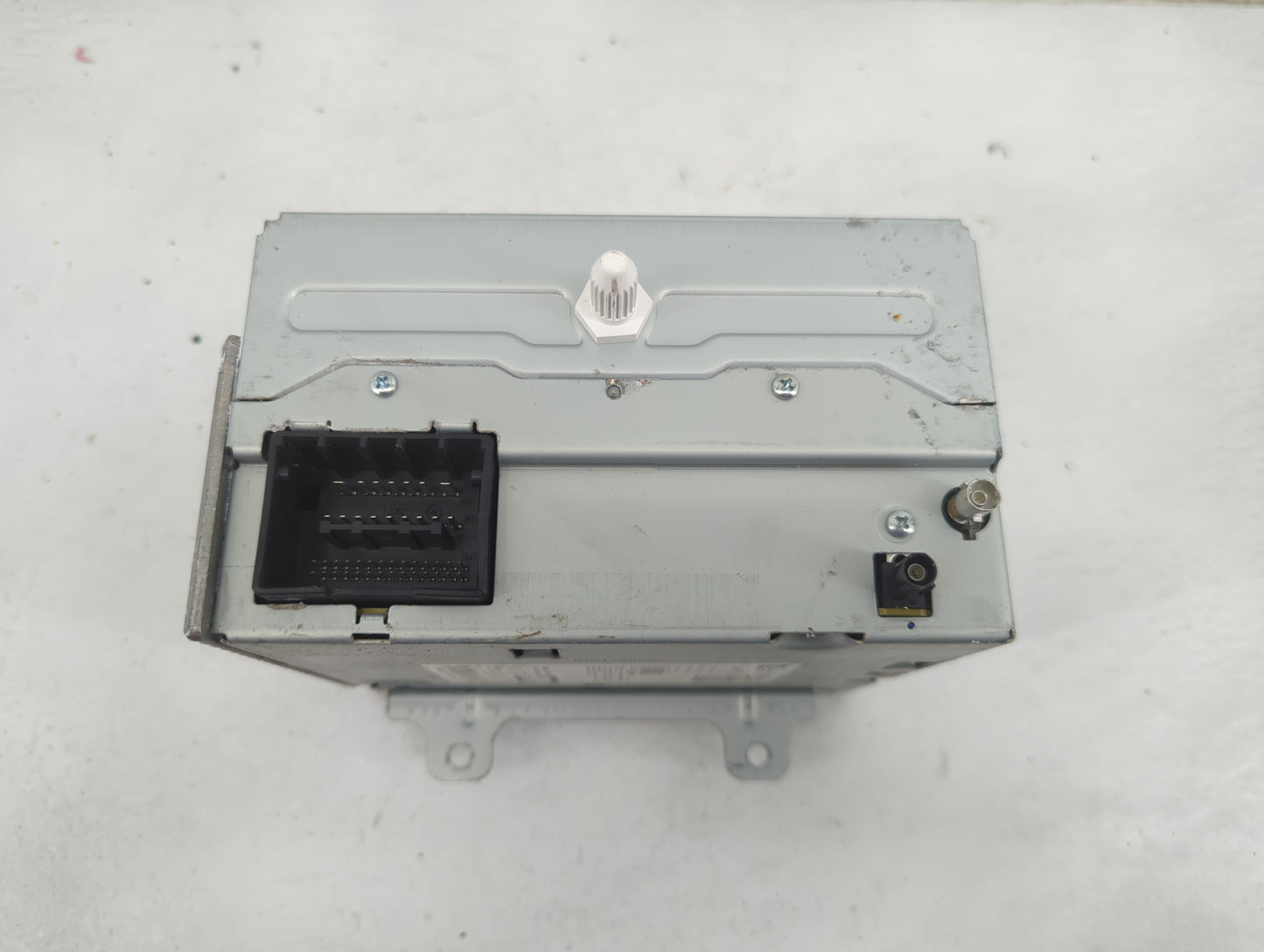 2013-2016 Chevrolet Cruze Radio AM FM Cd Player Receiver Replacement Fits Fits 2013 2014 2015 2016 OEM Used Auto Parts - Oem