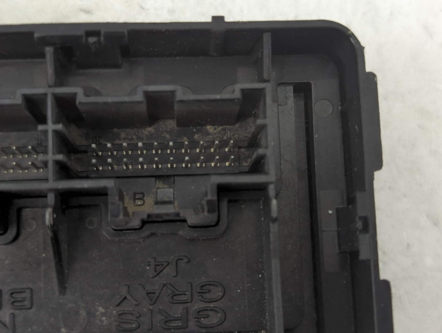 2013-2016 Chevrolet Cruze Body Control Module Bcm Inner Cabin Fuse Box - Oemusedautoparts1.com