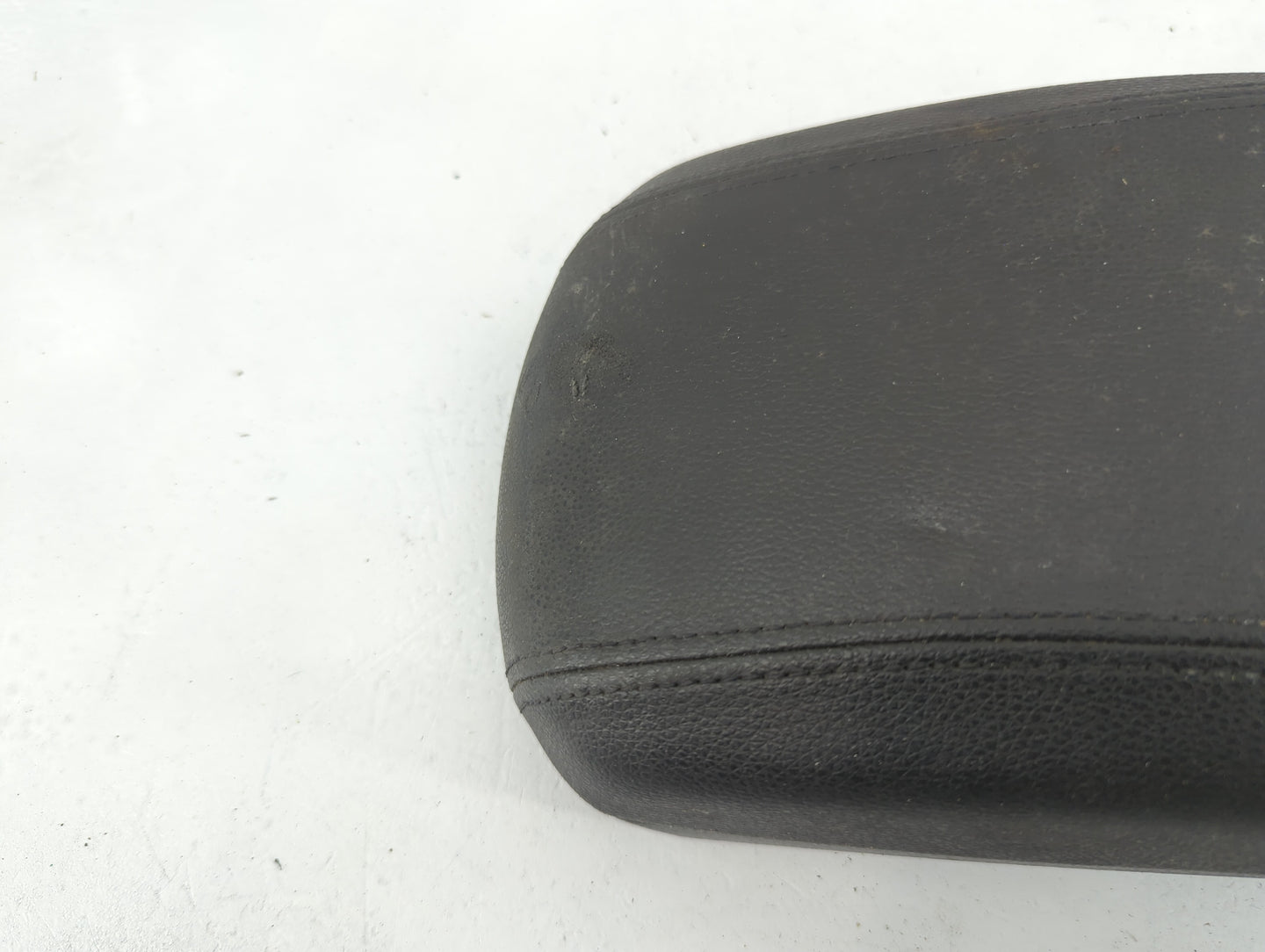 2013-2016 Chevrolet Cruze Center Console Armrest Cover Lid Fits Fits 2013 2014 2015 2016 OEM Used Auto Parts - Oemusedautopa