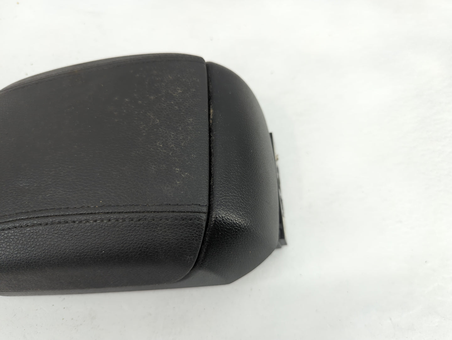 2013-2016 Chevrolet Cruze Center Console Armrest Cover Lid Fits Fits 2013 2014 2015 2016 OEM Used Auto Parts - Oemusedautopa