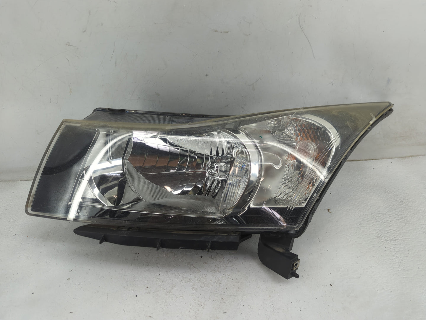2012-2016 Chevrolet Cruze Driver Left Oem Head Light Headlight Lamp - Oemusedautoparts1.com