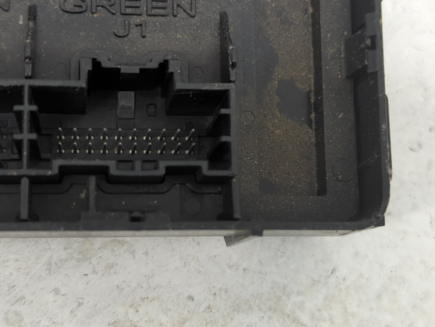 2013-2016 Chevrolet Cruze Body Control Module Bcm Inner Cabin Fuse Box 926490 - Oemusedautoparts1.com