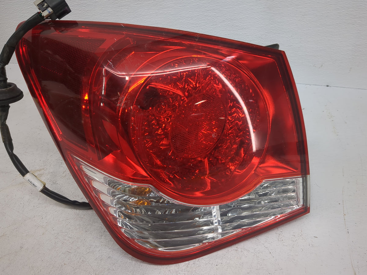 0 Chevrolet Cruze Limited Tail Light Assembly Driver Left OEM Fits Fits 211 2012 2013 2014 2015 2016 OEM Used Auto Parts - O